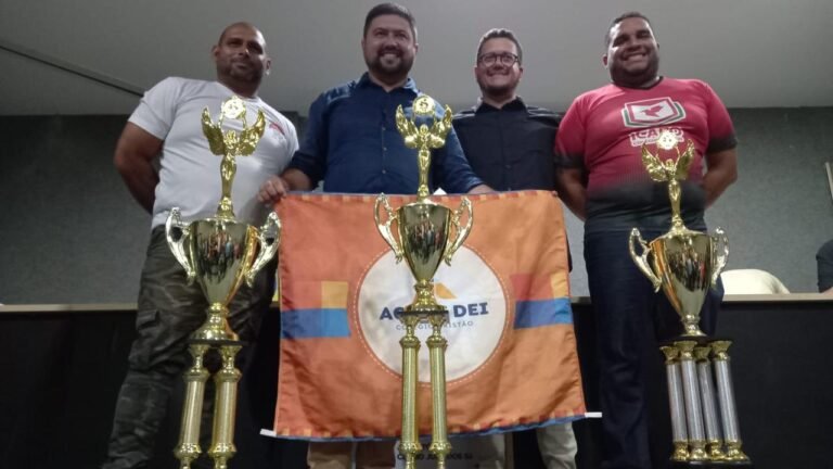 Prefeitura homenagem a atletas, professores e escolas que se destacaram no JEPAR 2022 