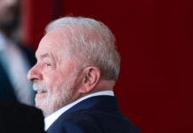 Lula e Flávio Bolsonaro seguem empatados na Meio/Ideia, com 39,4% contra 38,4%