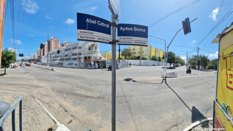Serviços de drenagem interditam importante cruzamento em Nova Parnamirim, nesta quarta-feira (15) Serviços de drenagem interditam importante cruzamento em Nova Parnamirim, nesta quarta-feira (15)