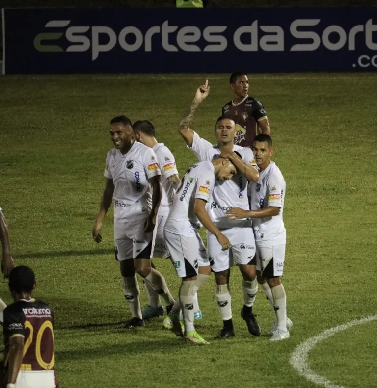 ABC faz 6 a 0 no Globo FC e garante classificação antecipada ABC faz 6 a 0 no Globo FC e garante classificação antecipada