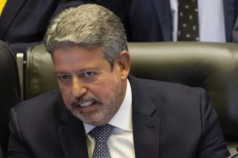 Plano de Lula para carro popular incomoda Lira e aliados