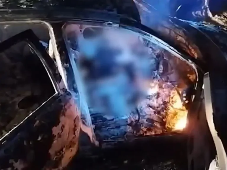 Corpo é encontrado dentro de carro incendiado no interior do RN Corpo é encontrado dentro de carro incendiado no interior do RN