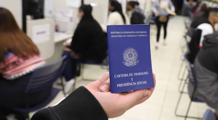 Emprego público cai no RN, e setor privado amplia contratações, diz IBGE