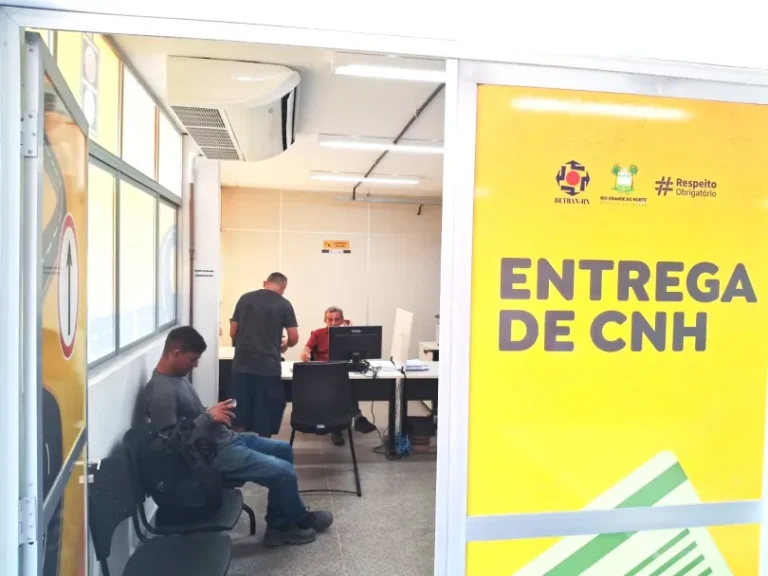 Servidores do Detran farão assembleia nesta quarta para decidir sobre greve Servidores do Detran farão assembleia nesta quarta para decidir sobre greve