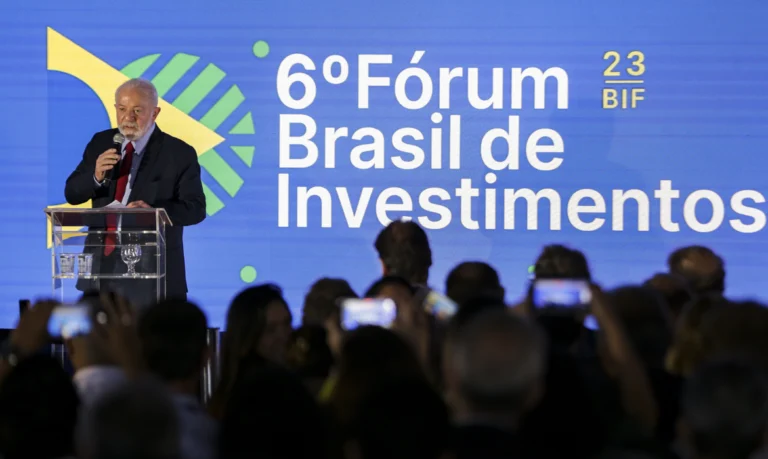 Presidente volta a defender Estado como indutor do desenvolvimento Presidente volta a defender Estado como indutor do desenvolvimento
