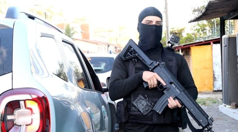Polícia Civil prende 70 pessoas durante 2ª fase do “Dia D” da Operação Paz; já são 150 prisões no RN Polícia Civil prende 70 pessoas durante 2ª fase do “Dia D” da Operação Paz; já são 150 prisões no RN