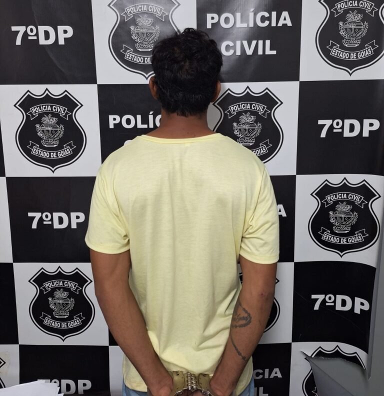 Polícia Civil prende homem foragido por homicídio em Parnamirim Polícia Civil prende homem foragido por homicídio em Parnamirim