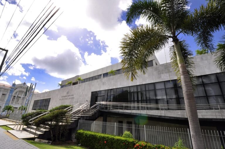 ALRN participará de Congresso alusivo aos 35 anos da Constituição Catarinense