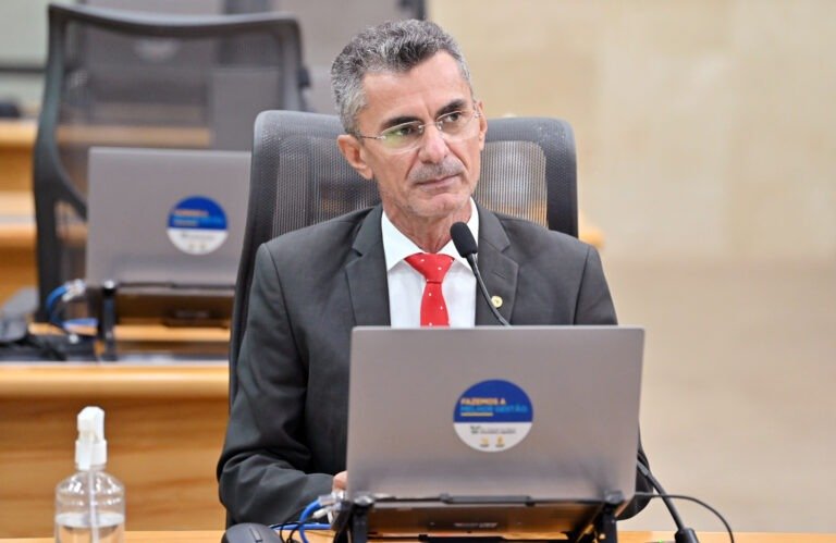 Francisco do PT atualiza andamento das obras na barragem Passagem das Traíras Francisco do PT atualiza andamento das obras na barragem Passagem das Traíras