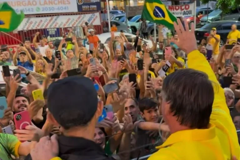 Bolsonaro em Natal: ex-presidente recebe título nesta quinta (12)