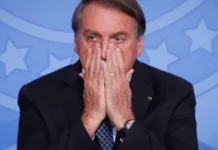 Bolsonaro guardava armas dentro de cofres no Palácio da Alvorada, diz TV