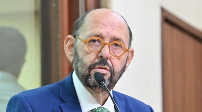 Gustavo Carvalho alerta sobre atraso em repasses de consignados e cobra informações