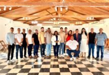 Nilda reúne vereadores e demonstra força com legislativo