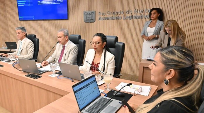 Comissão de Educação fecha 2025 após 422 projetos analisados