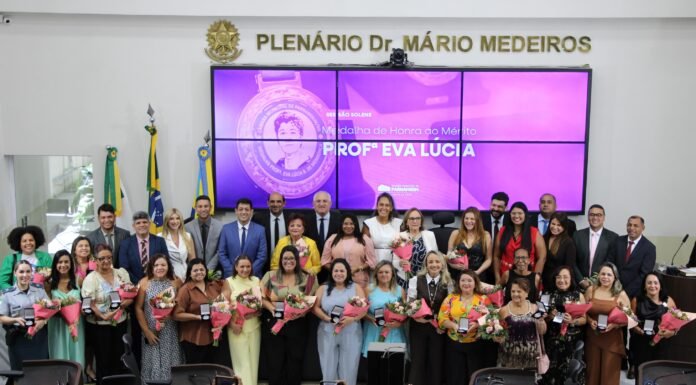 Câmara de Parnamirim entrega Comenda Eva Lúcia a 21 parnamirinenses