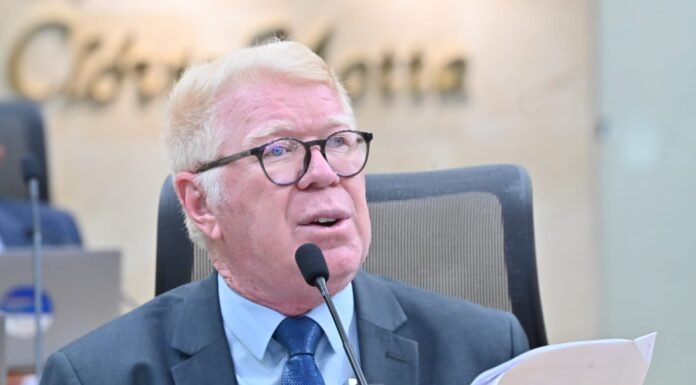 Ubaldo Fernandes denuncia venda irregular de terrenos na Via Costeira