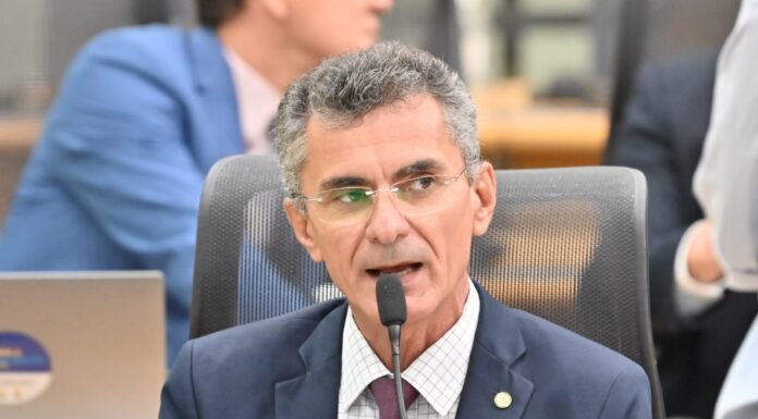 Francisco do PT solicita recuperação de rodovia no Seridó e defende Bolsa Família
