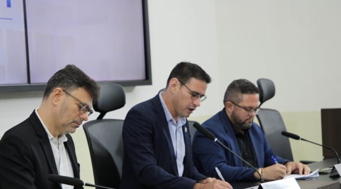 Comissão de Constituição e Legislação analisa projetos de lei em 8ª reunião